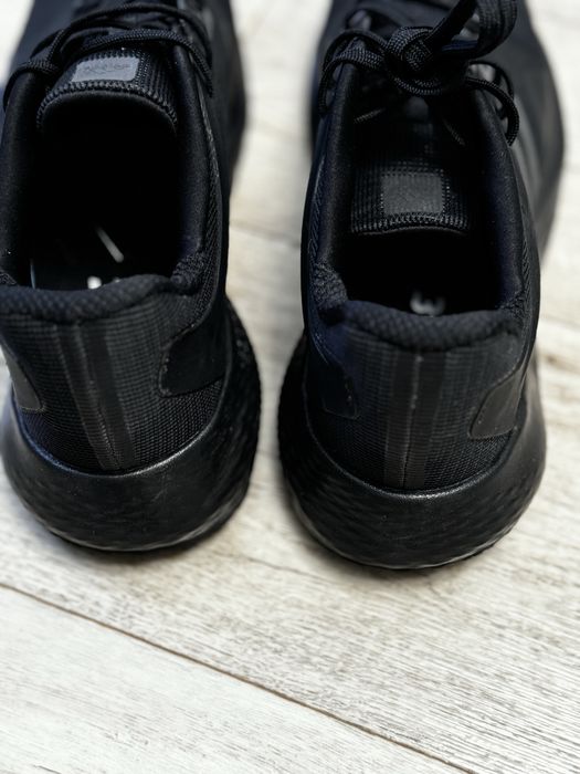 Продам кросовки Adidas  Boost 49 размер оригинал.