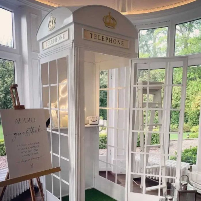 Cabina telefonica londoneza si audio guestbook