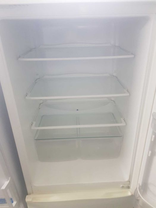 Хладилник с фризер SNAIGE