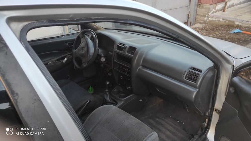 Продам Мазда 323