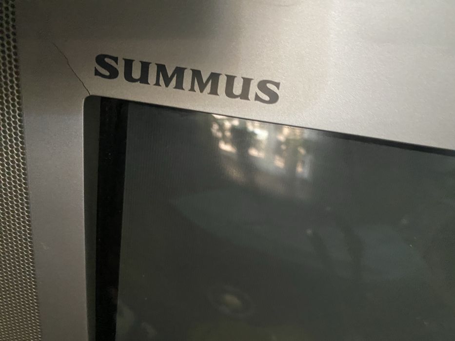 Продаю телевизор. Рабочий. Состояние  телевизора хорошее.