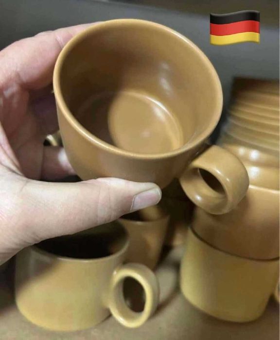 Нови Чаши и чинии