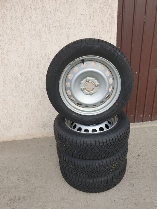 Cauciucuri de iarnă 185/60/R15 M +S cu Jante de oțel