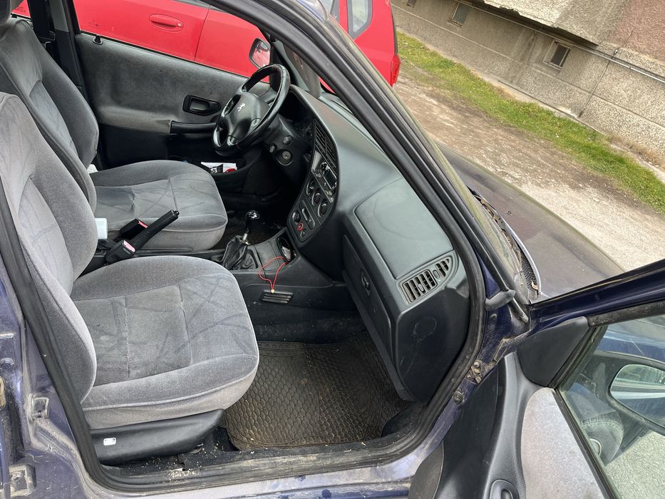 Продавам Пежо 306