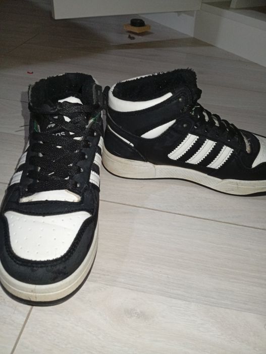 Кроссовки утеплённые