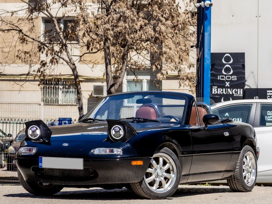 Mazda MX-5 Mazda Miata // Cabrio // 1.6L // 116 CP // Negru //