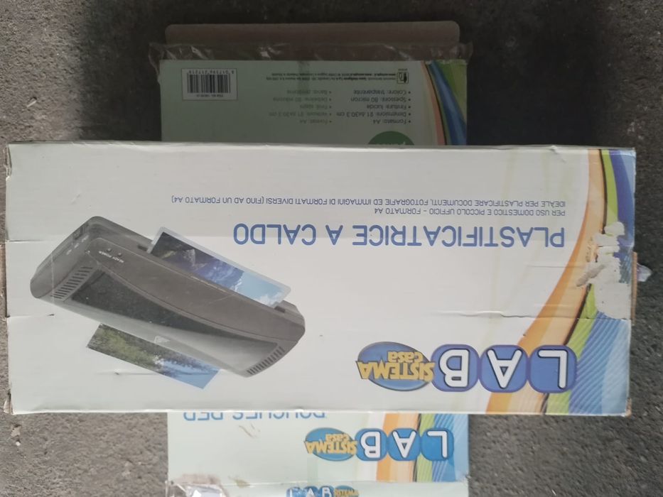 Vând plastificator de poze