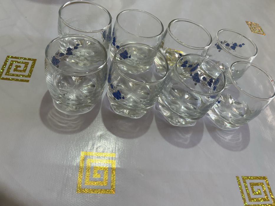 Продам стаканы мальенкие стопки