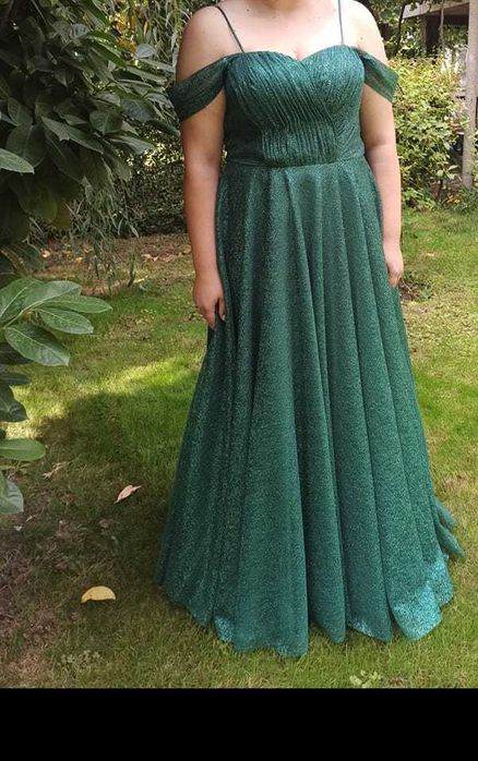 Зелена бална рокля