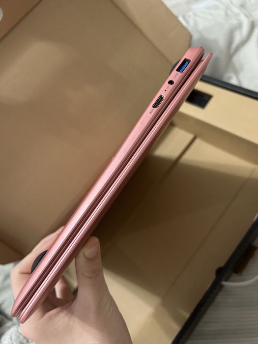 Ноутбук Castom 14