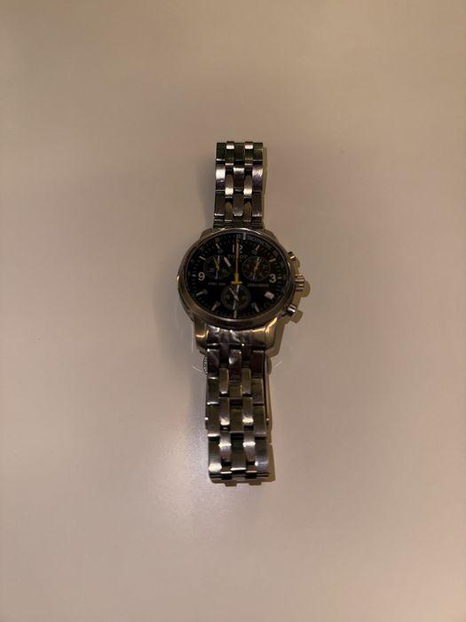 Tissot PRC200 T461, cadran negru, limbi galbene