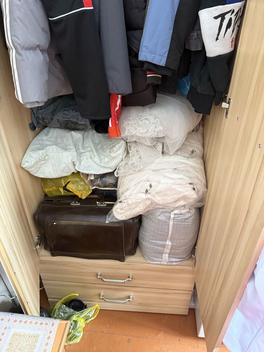 Продам шкафы с полкой