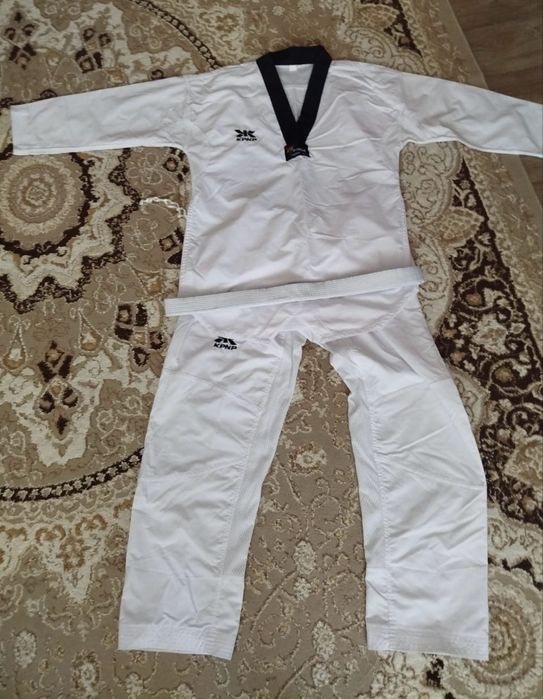 Продам новую форму для тхэквондо