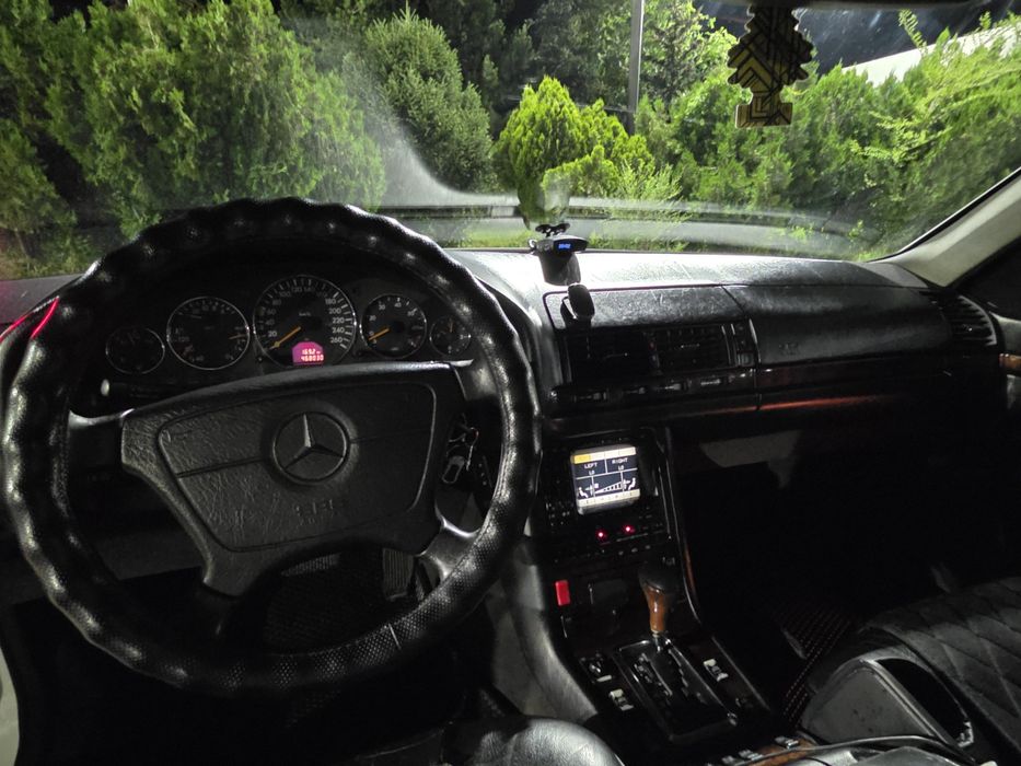 Mercedes-Benz W140 S320