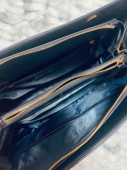 Елегантна чанта VALENTINO ,