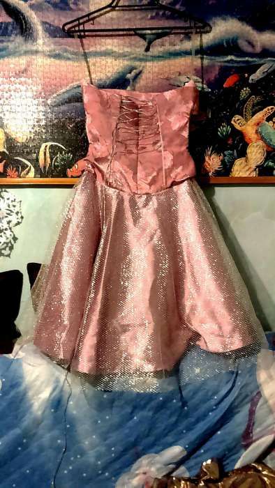 Продам нарядное платье ТОРГ