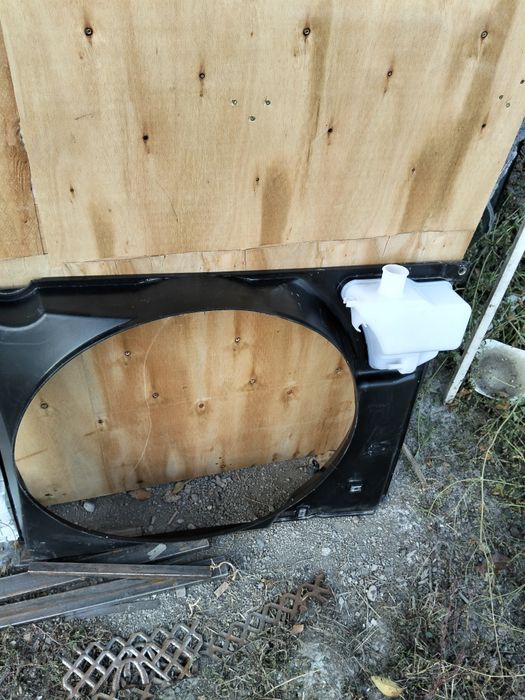 Авто запчасти диффузор Ленд Крузер