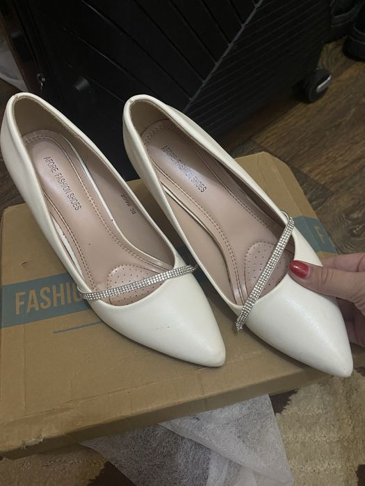 Женские туфли  6мың.