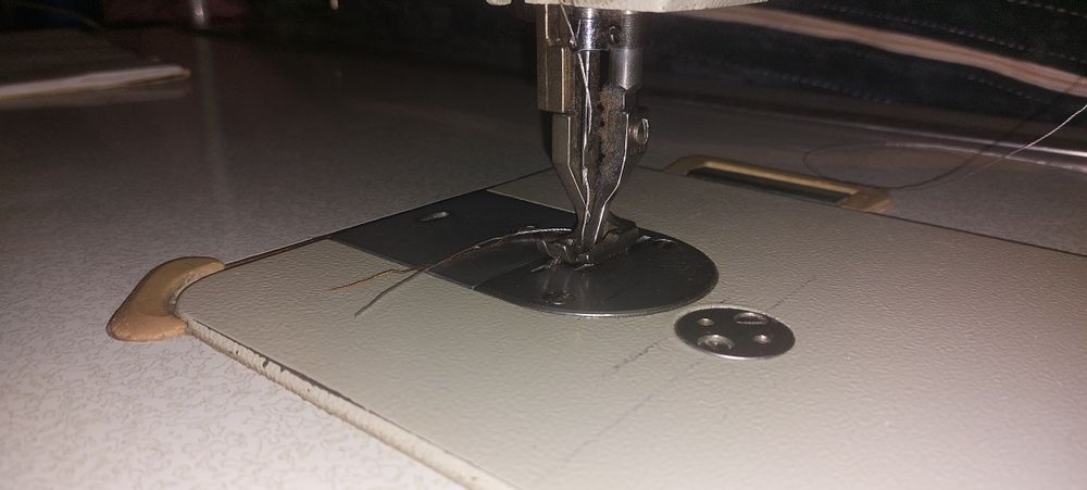 Шагающая швейная машина