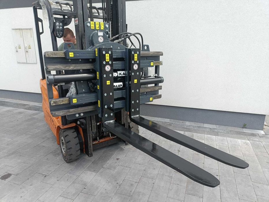 Atasamente Stivuitoare: Clamps, Pozitionere de Furci si Rotatoare de Calitate Superioara!