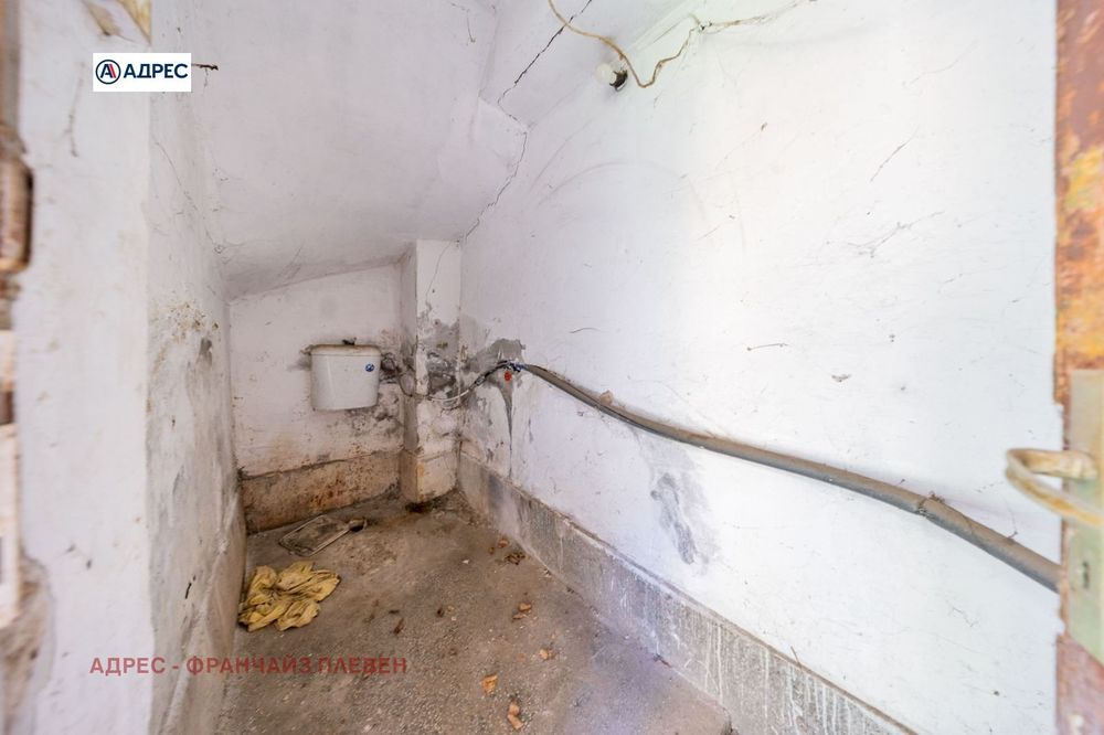 Къща в Плевен-Идеален център площ 80 цена 82000