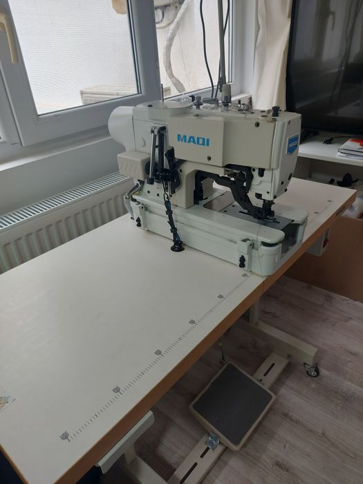 Masina de cusut butoniera usoara cu motor direct drive