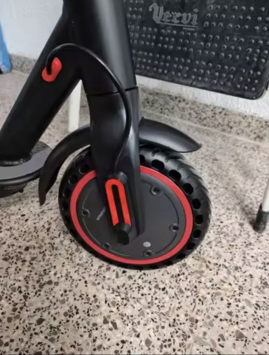 Trotineta electrica NOU NOUTA