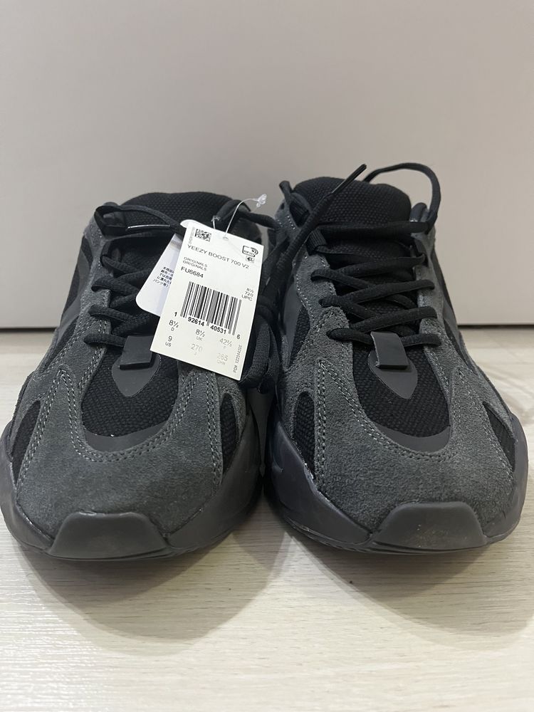 Yeezy 700 v2 black Oradea OLX.ro