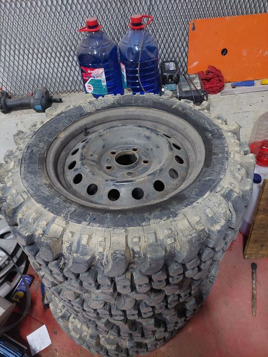 215/70/r16 simex/ offroad mitsubishi  jante