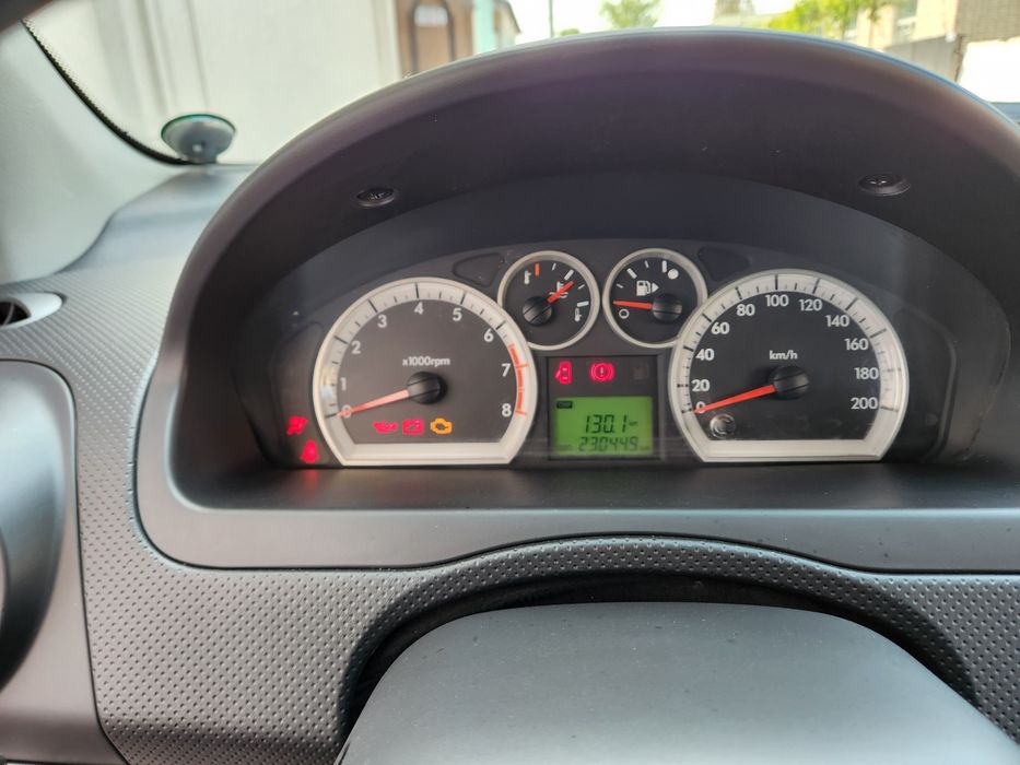 Нексия-3, механика, 230 минг юрган, петнолар бор,