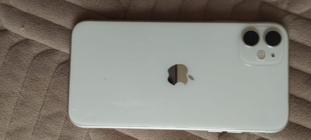 Продам iPhone 11