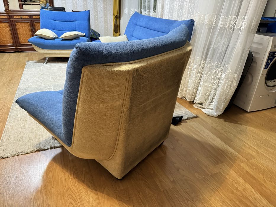 Продам диван с креслами