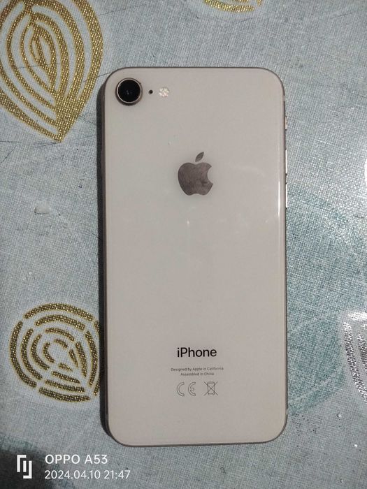 Срочно продаю iPhone 8