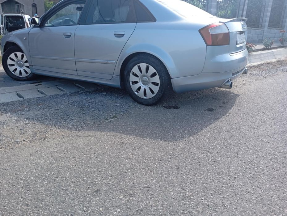 Vând urgent Audi A4 B6 preț 1400 €