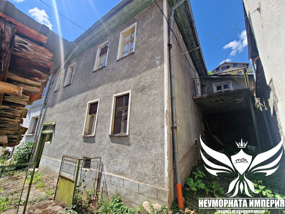 Продава се Къща в с. Орехово, Област Смолян - 160 кв.м за 335 €/кв.м - Снимка #2