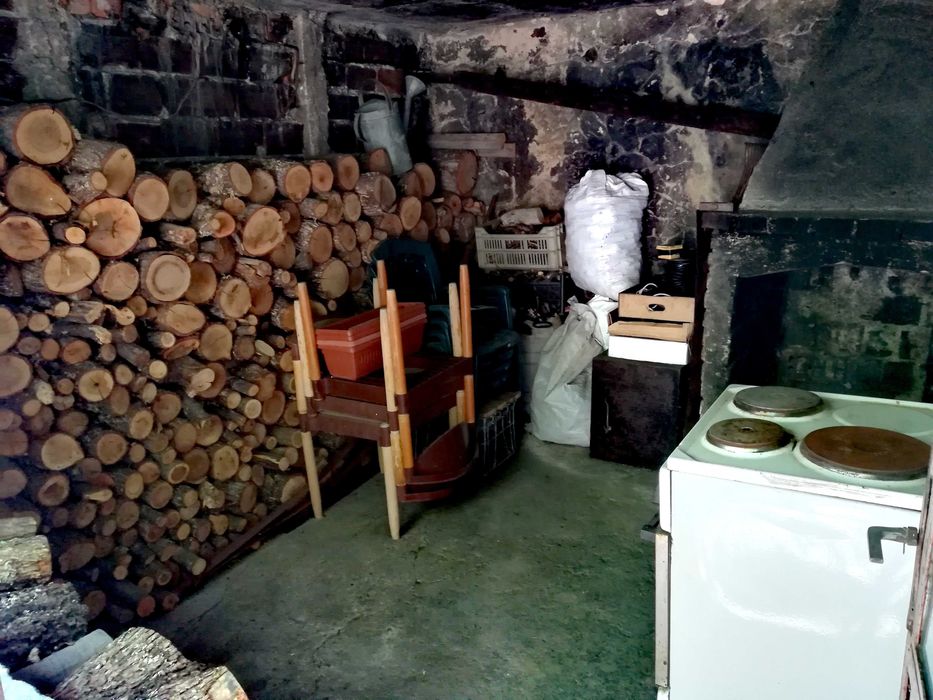 Масивна двуетажна къща с гараж в гр. Шивачево