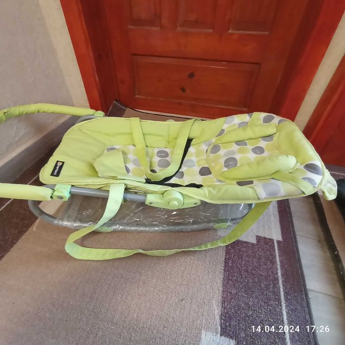 Продавам изгодно бебешки шезлонг