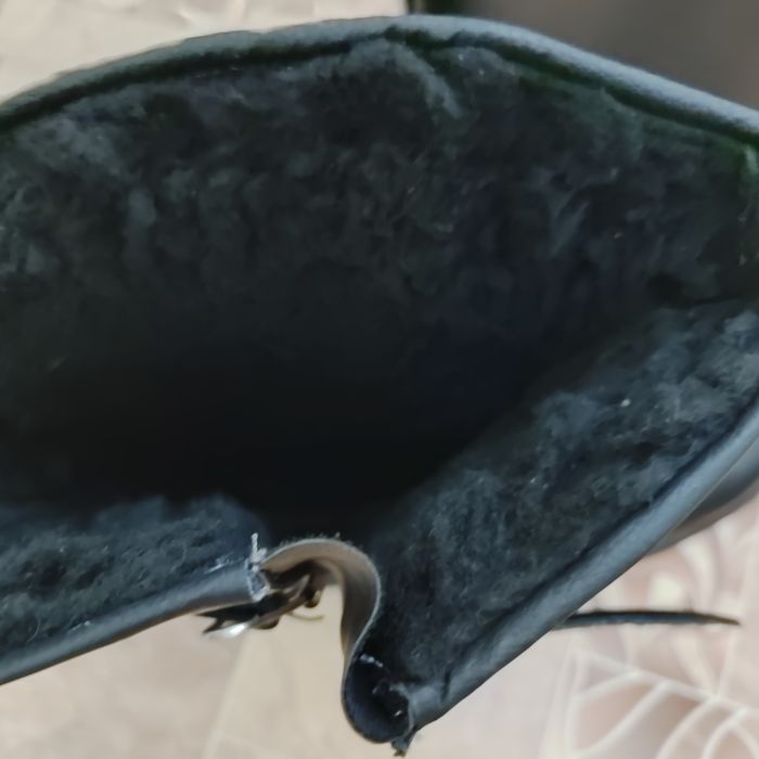 Продается спец обувь