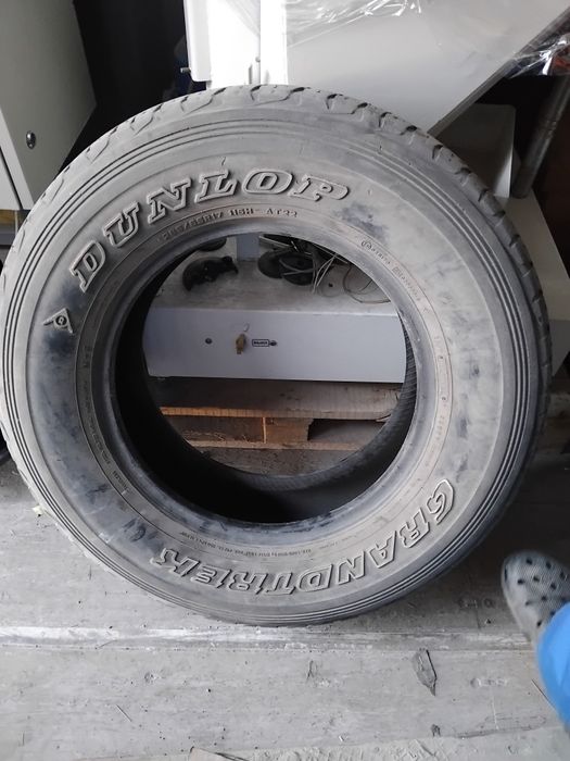 Шины на 16 и на 17 три комплекта.