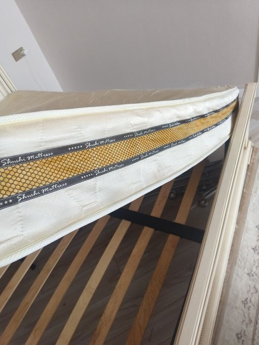 Продам матрас размер 180 -2 м