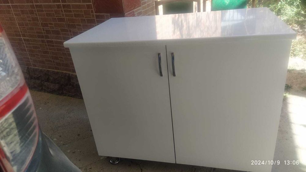 Продаются шкафы и тубмы