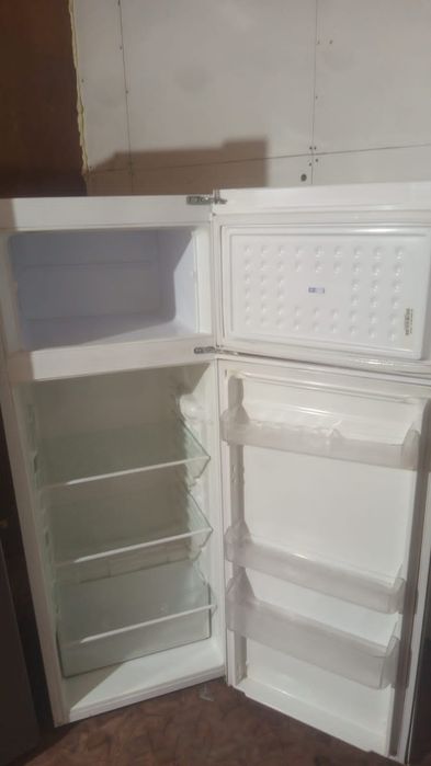 Рабочий холодильники