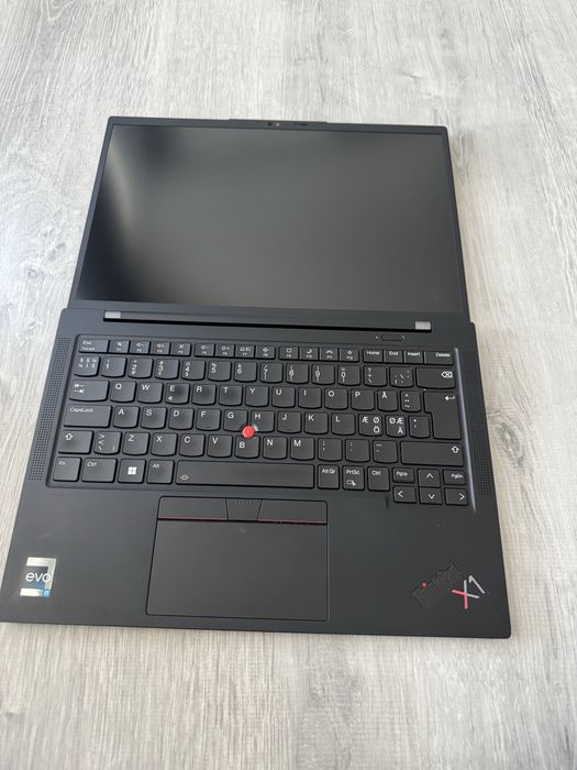 Lenovo thinkpad x1 carbon gen10 DEFECT