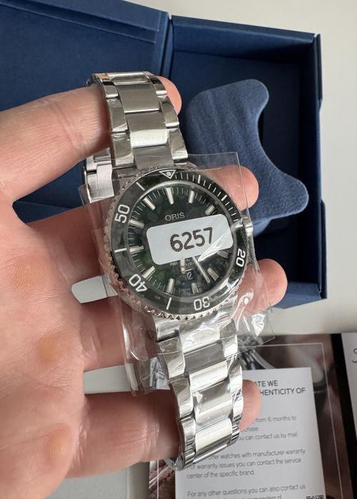 Oris Aquis 43.5mm Green Dial - Full Set - Гаранция