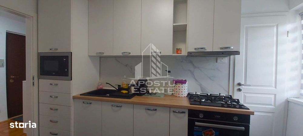 Apartament cu 3 camere  decomandat in zona Maranata