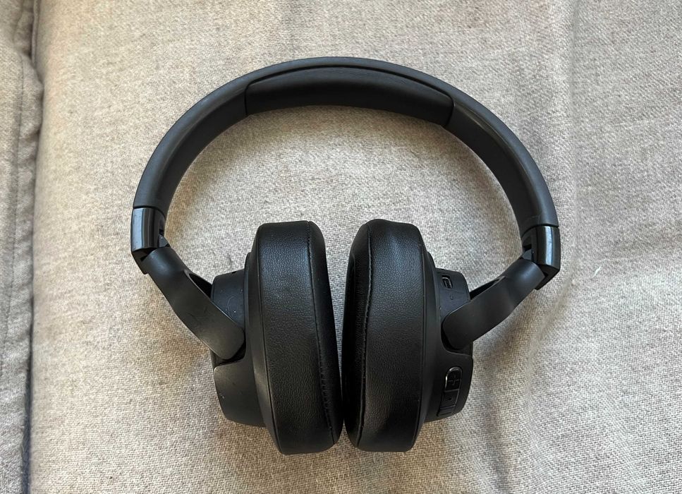 Casti Bluetooth JBL Tune 720BT defecte buton pornire