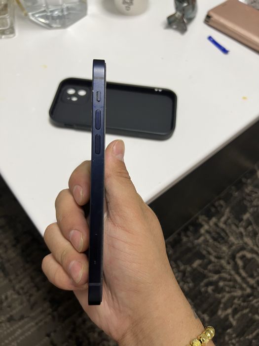 Iphone 12  black