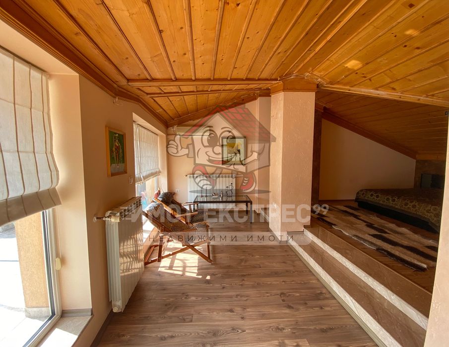 Самостоятелна къща, с гараж, партер, мансарда, панорамна гледка, ЦГЧ