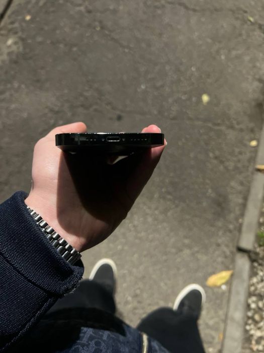 продаю iphone 13 pro 512gb