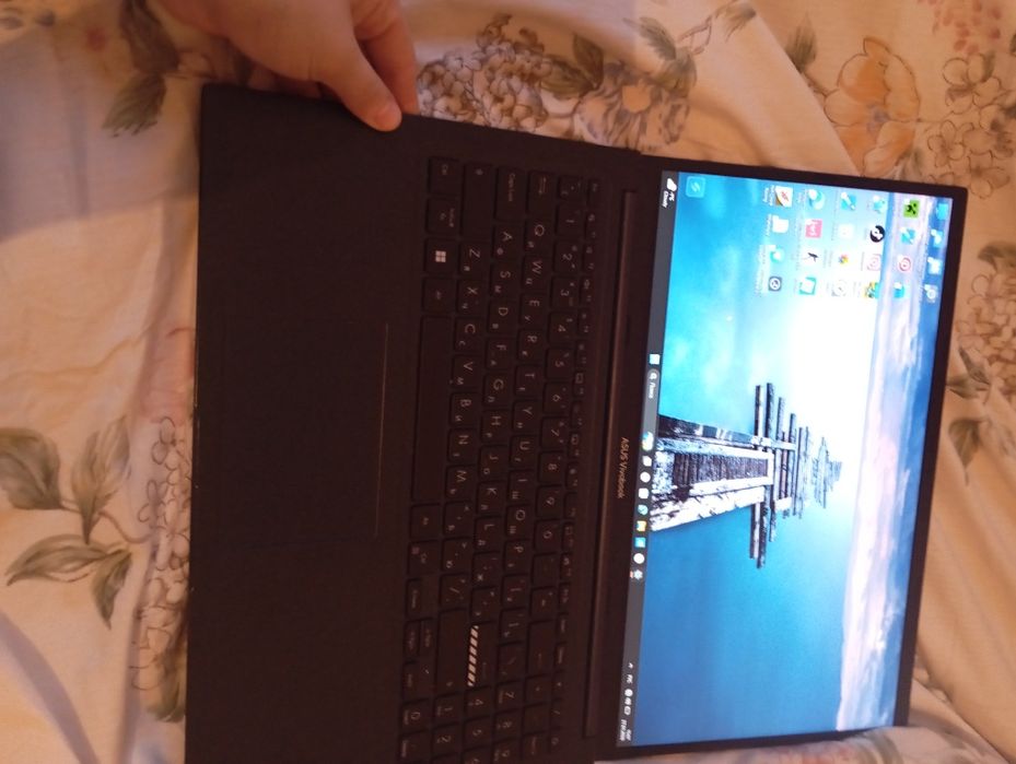 Ноутбук ASUS     срочно